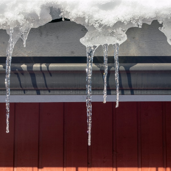 Prevent Ice Dams on Your Roof During Minnesota Winters: Expert Advice