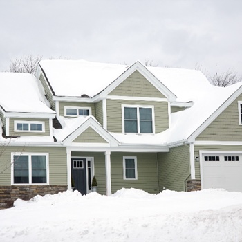 Signs of Winter Roof Damage in Minneapolis Homes: Essential Tips